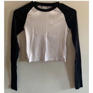 Aritzia Black and White Long Sleeve Tee